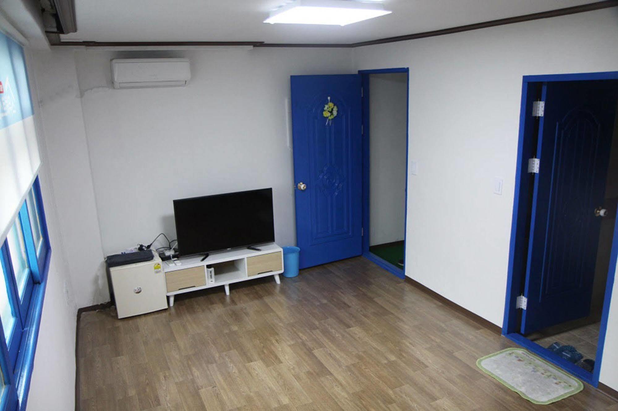 Chunja Guesthouse คังนึง ภายนอก รูปภาพ