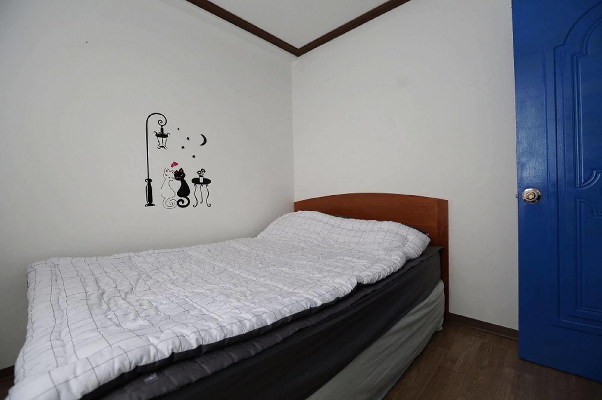 Chunja Guesthouse คังนึง ภายนอก รูปภาพ