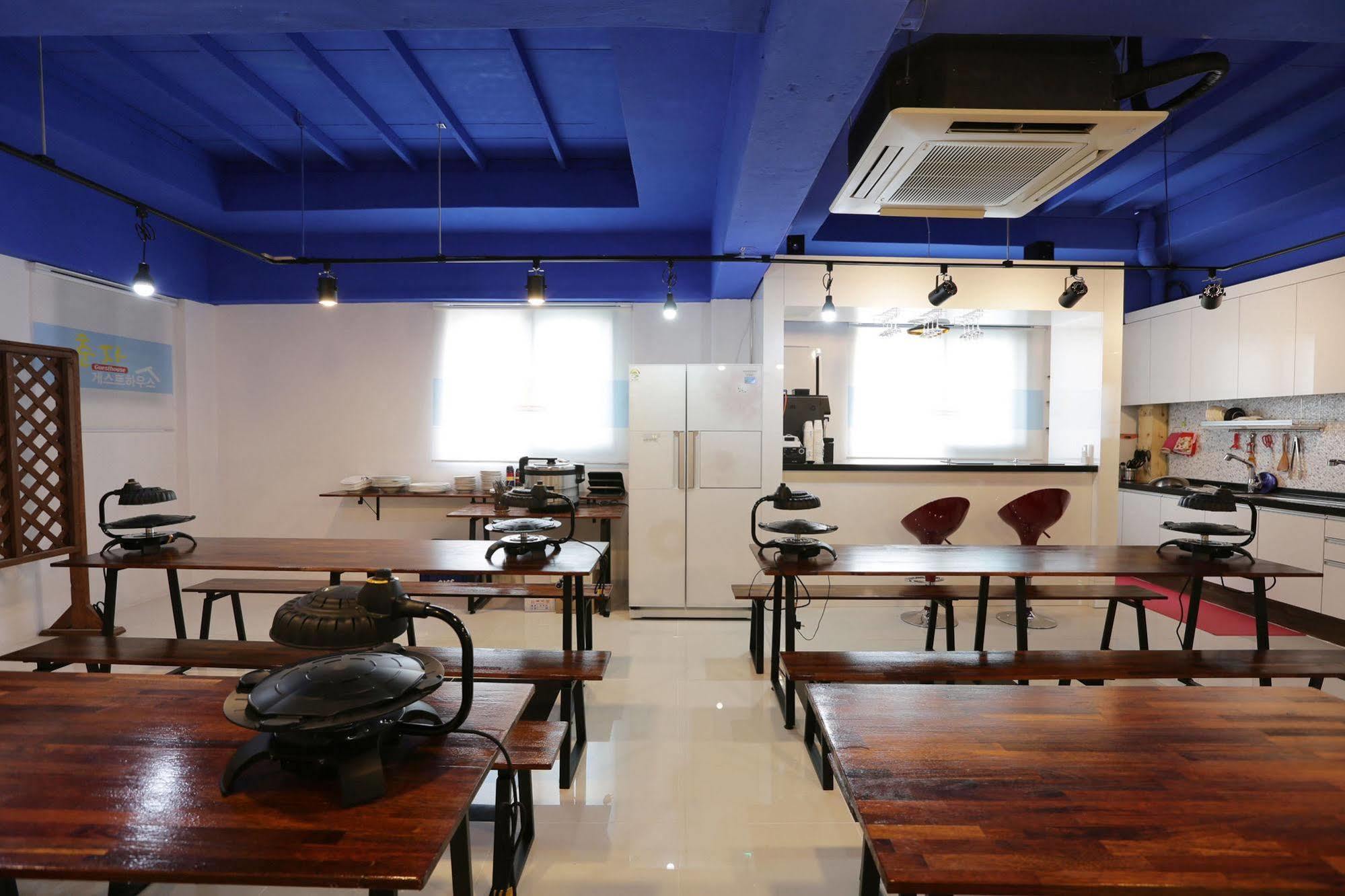 Chunja Guesthouse คังนึง ภายนอก รูปภาพ